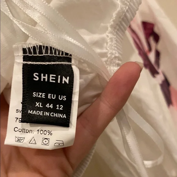 Anime Graphic White Crop Top - Picture 2 of 8